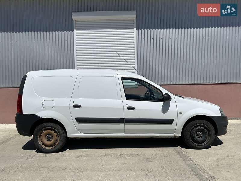 Грузовой фургон Renault Logan Van 2011 в Черновцах