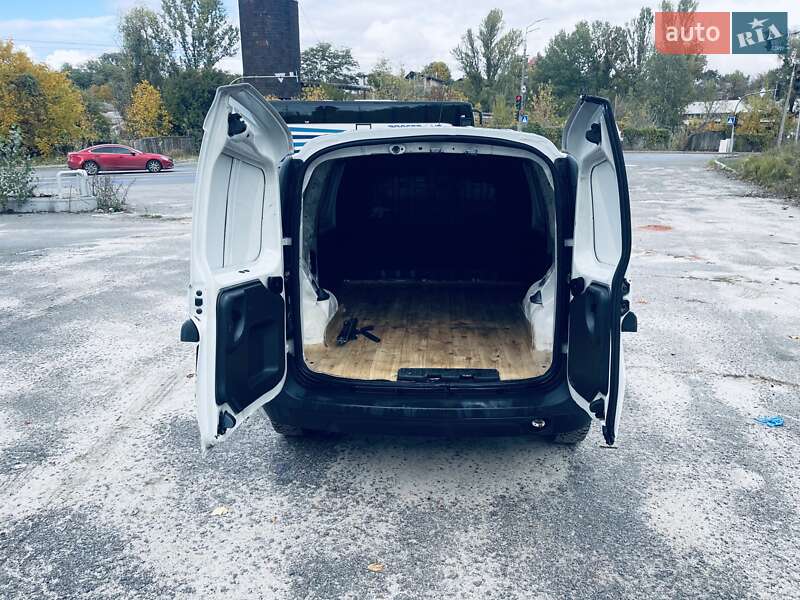 Грузовой фургон Renault Logan Van 2012 в Киеве фото 7 Грузовой фургон Renault Logan Van 2012 в Киеве