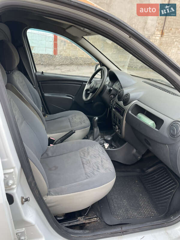 Грузовой фургон Renault Logan Van 2012 в Виннице