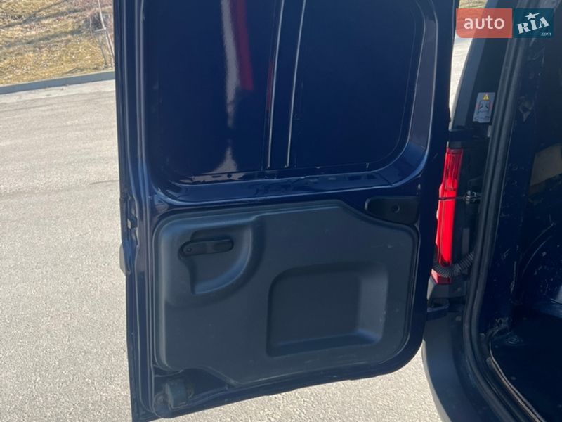 Грузовой фургон Renault Logan Van 2010 в Светловодске