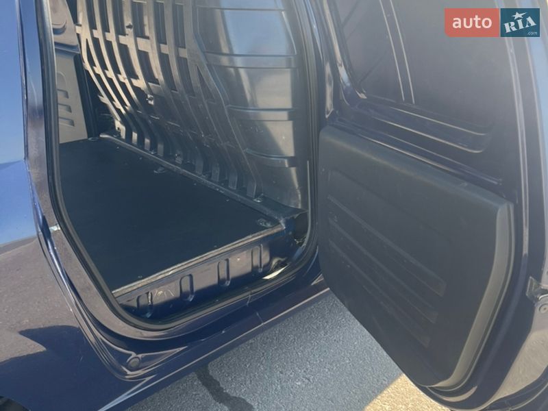 Грузовой фургон Renault Logan Van 2010 в Светловодске