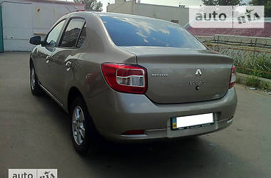 Седан Renault Logan 2013 в 