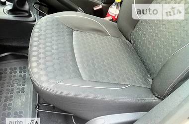 Седан Renault Logan 2013 в 