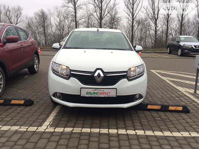 Седан Renault Logan 2014 в Ивано-Франковске