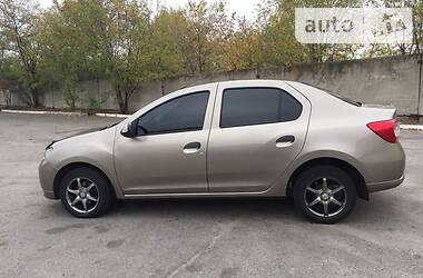 Седан Renault Logan 2013 в 