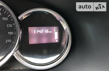 Седан Renault Logan 2015 в 