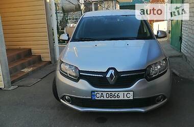 Седан Renault Logan 2014 в 