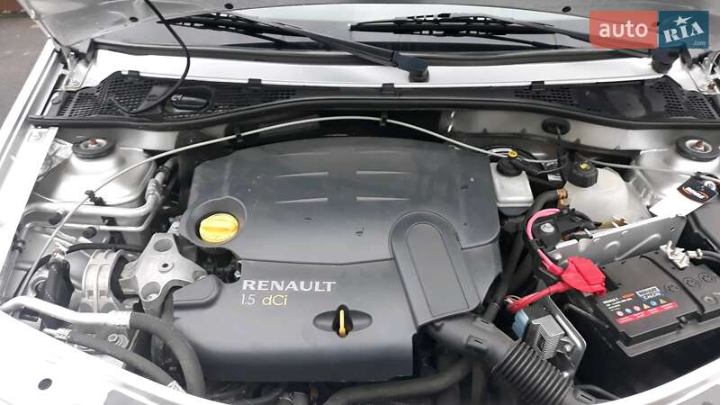 Седан Renault Logan 2011 в Ужгороде