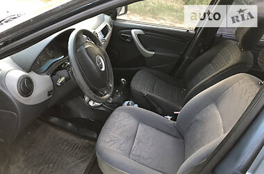 Седан Renault Logan 2010 в Киеве