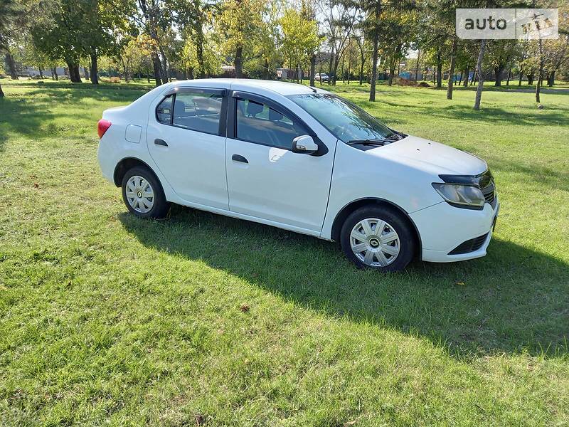 Седан Renault Logan 2013 в Никополе