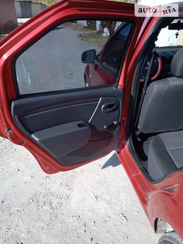 Седан Renault Logan 2012 в Запорожье фото 17 Седан Renault Logan 2012 в Запорожье