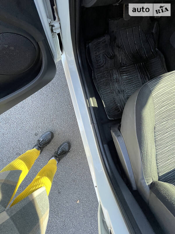 Седан Renault Logan 2010 в Краматорську фото 15 Седан Renault Logan 2010 в Краматорську