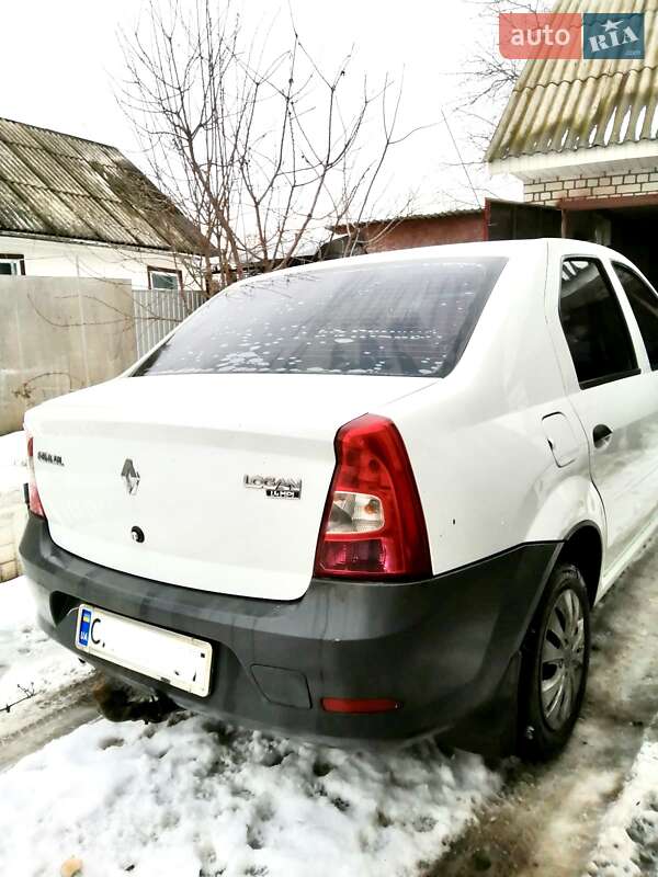 Седан Renault Logan 2011 в Золотоноші