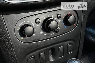 Седан Renault Logan 2019 в 