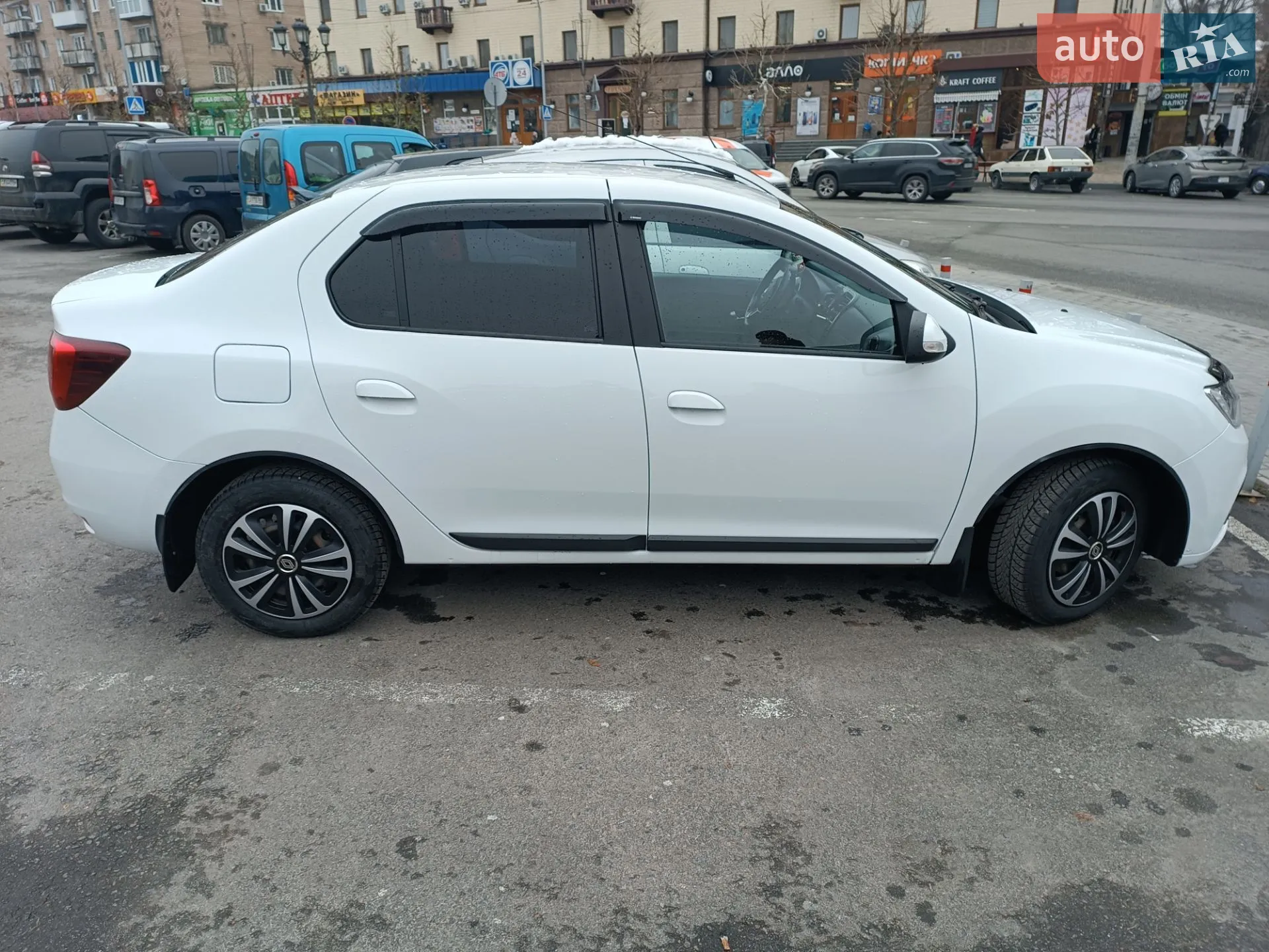 2017 Renault Logan - мініатюра 7