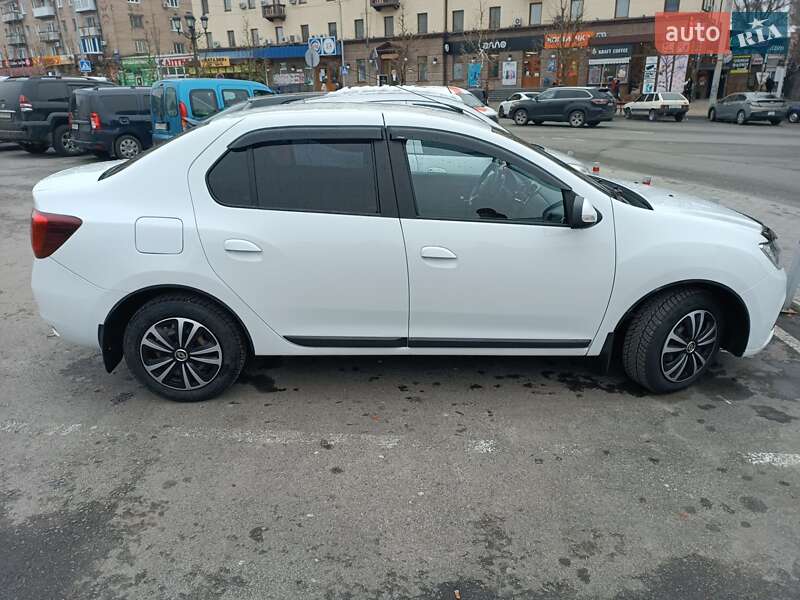 Седан Renault Logan 2017 в Умани