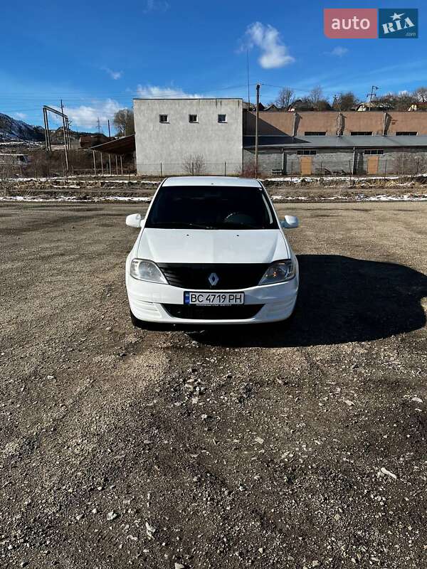 Renault Logan 2012