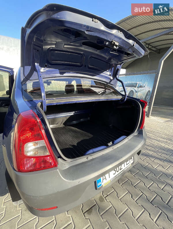 Седан Renault Logan 2009 в Ивано-Франковске