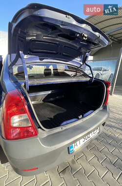 Седан Renault Logan 2009 в 