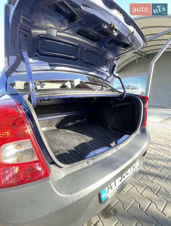 Седан Renault Logan 2009 в Ивано-Франковске