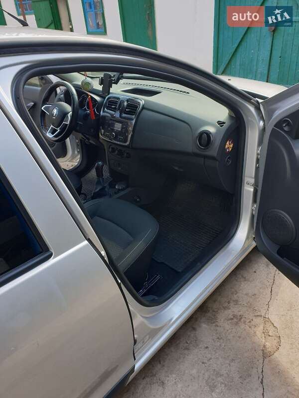 Седан Renault Logan 2017 в Киеве