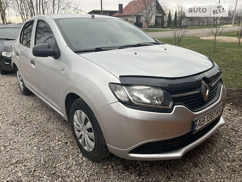 Седан Renault Logan 2014 в Новгород-Сіверському