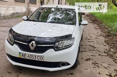 Седан Renault Logan 2015 в Запоріжжі