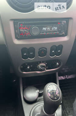 Седан Renault Logan 2009 в 