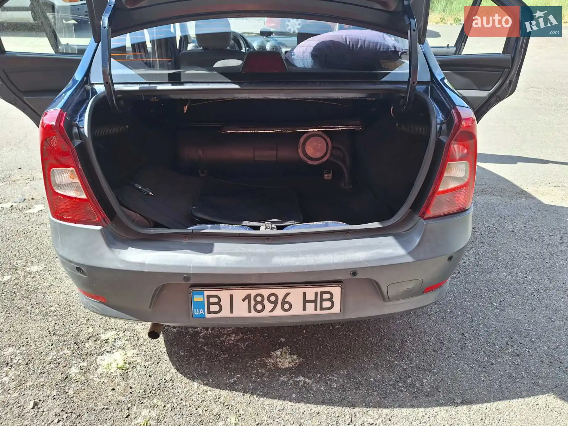 2011 Renault Logan - мініатюра 12