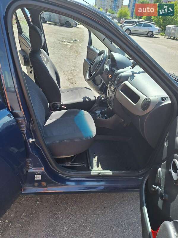 Седан Renault Logan 2011 в Киеве