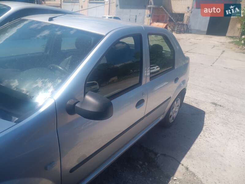 Седан Renault Logan 2010 в Запоріжжі