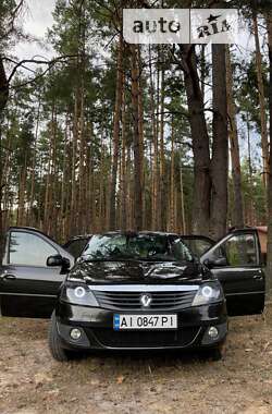 Седан Renault Logan 2011 в 
