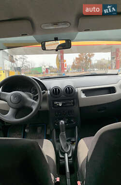 Седан Renault Logan 2010 в Житомирі