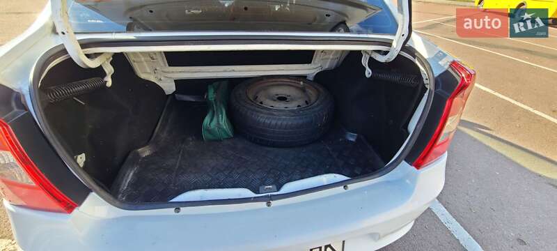 Седан Renault Logan 2011 в Хмельницком