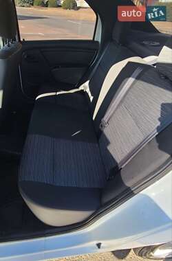 Седан Renault Logan 2011 в 