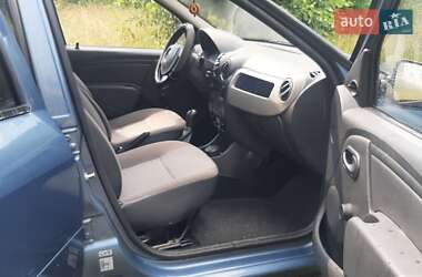 Седан Renault Logan 2011 в Яремче