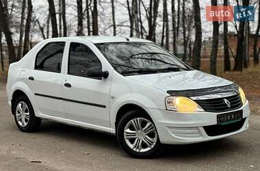 Седан Renault Logan 2010 в Ахтырке