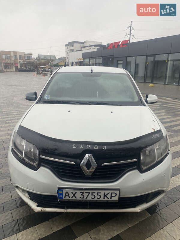 Седан Renault Logan 2013 в Ужгороде