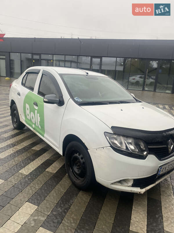 Седан Renault Logan 2013 в Ужгороде