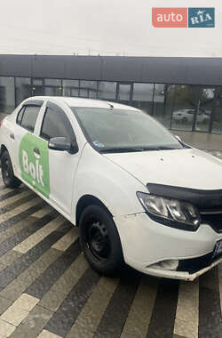 Седан Renault Logan 2013 в 