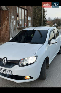 Седан Renault Logan 2014 в 