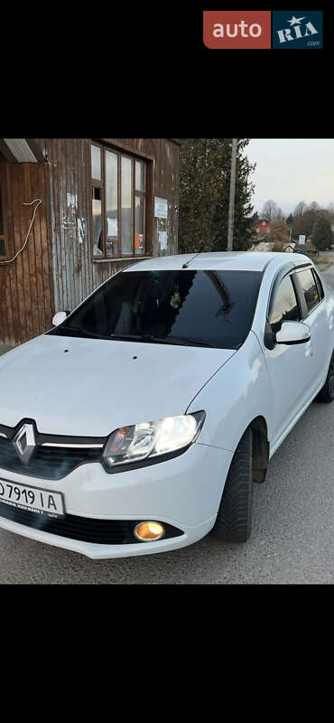 Седан Renault Logan 2014 в 