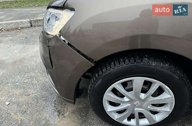 Седан Renault Logan 2018 в 