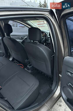 Седан Renault Logan 2018 в 