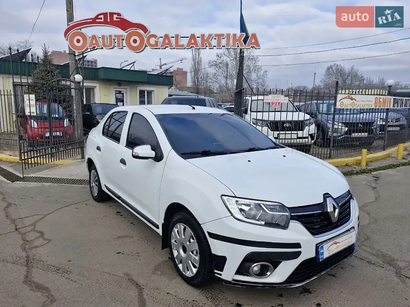 Седан Renault Logan 2017 в 