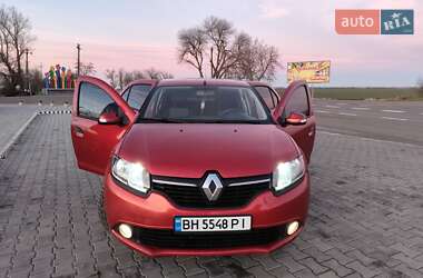 Седан Renault Logan 2014 в 