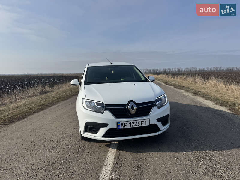 Седан Renault Logan 2017 в 