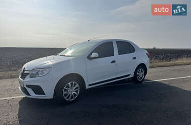 Седан Renault Logan 2017 в 