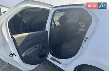 Седан Renault Logan 2017 в 