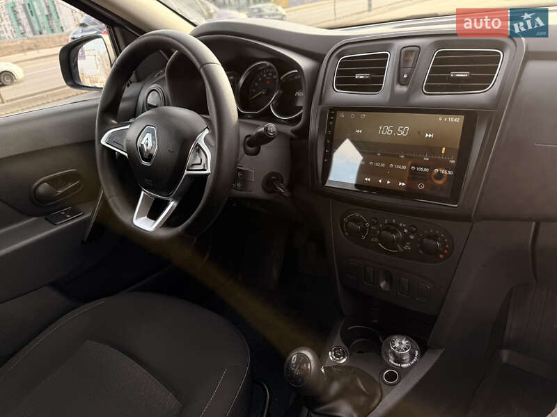 Седан Renault Logan 2019 в 